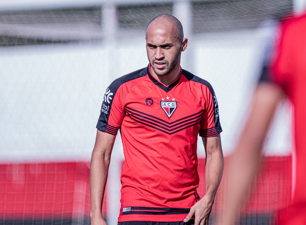 Atlético GO confirma a contratação em definitivo do lateral, Dudu, por